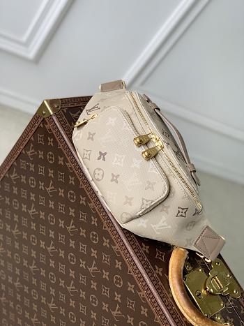 Colestore  Louis Vuitton Rush Bumbag Monogram Sand Beige 30 x 15 x 8 cm