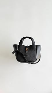 Colestore YSL  Saint Laurent LE 5 À 7 BABY BEA in grained leather in Black 18x16x13cm (28cm) - 1