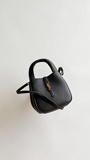 Colestore YSL  Saint Laurent LE 5 À 7 BABY BEA in grained leather in Black 18x16x13cm (28cm) - 2