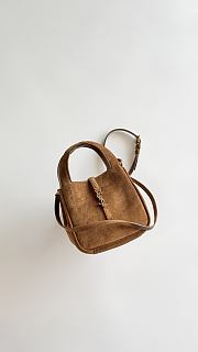 Colestore YSL Saint Laurent LE 5 À 7 BABY BEA in suede in Brown 18x16x13cm (28cm) - 3