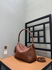 Colestore  Loewe Medium Puzzle Featherlight bag in nappa lambskin Pecan 29 x 19 x 14cm - 5