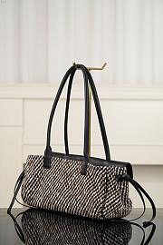 Colestore Chanel Small Urban Essential East West Shopping Bag 30.5x15x11.5cm - 4