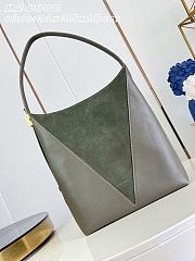 Colestore  Louis Vuitton Flight Mode Low Key Hobo MM Dark Fango 31 x 35 x 18 cm - 1