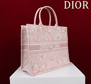 Colestore Dior Medium Dior Book Tote Ecru and Pink Toile de Jouy Embroidery (36 x 27.5 x 16.5 cm) - 4