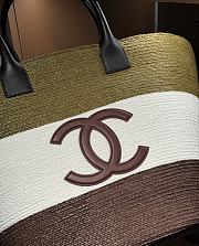 Colestore THE CHANEL COCO BEACH 2026 COLLECTION   MAXI SHOPPING BAG   Braided raffia & calfskin  Khaki, white & brown - 2