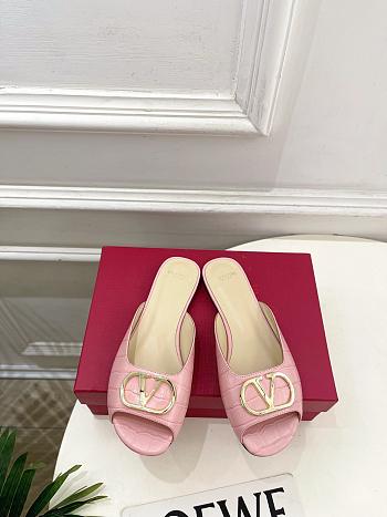 Colestore Valentino Garavani VLogo Signature Slide Sandal In Printed Calfskin Flat Pink