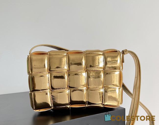Colestore Bottega Veneta Mirror Lambskin Maxi Intreccio Padded Cassette Crossbody Bag in Gold 26x18x8cm - 1
