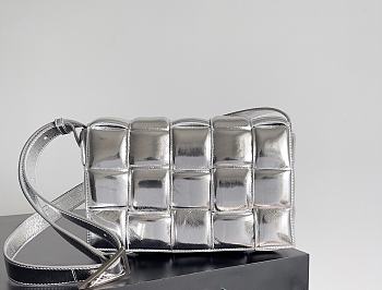Colestore Bottega Veneta Mirror Lambskin Maxi Intreccio Padded Cassette Crossbody Bag in Silver 26x18x8cm