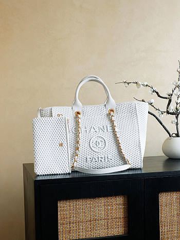 Colestore Chanel Large Shopping Bag   Braided Straw, Suede Calfskin & Gold-Tone Metal  White 38cm