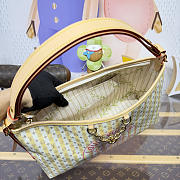 Colestore Louis Vuitton LV Stamp Carryall East West Banana 36 x 19 x 10 cm - 2
