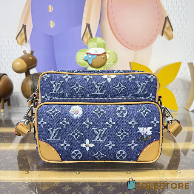 Colestore Louis Vuitton Nil Blue Monogram Flowers Denim 25 x 17.5 x 11 cm - 1