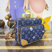 Colestore Louis Vuitton Nil Blue Monogram Flowers Denim 25 x 17.5 x 11 cm - 4