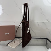 Colestore Miu Miu Ivy raffia-effect woven tote bag Chalk Cocoa/Chalk White 35 x 40 cm - 5