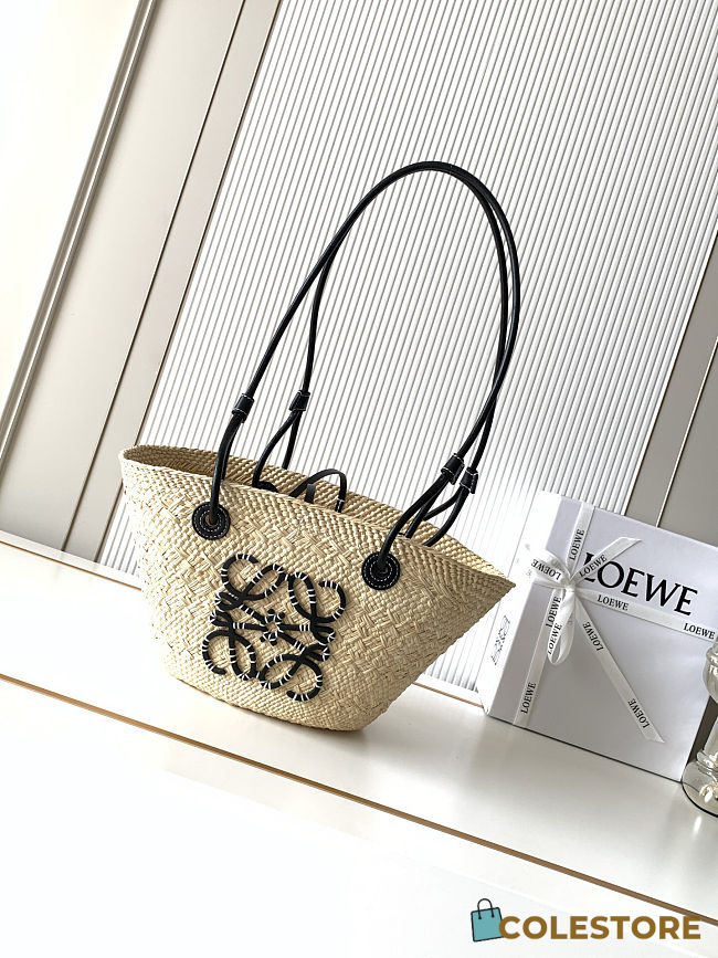 Colestore Loewe Small Anagram basket bag in iraca palm and calfskin Natural/Black 34 x16.5 x13 cm - 1