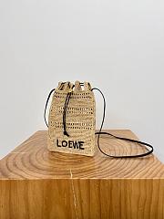 Colestore  Loewe Drawstring pocket in raffia Natural/Black 21x16x1cm - 5