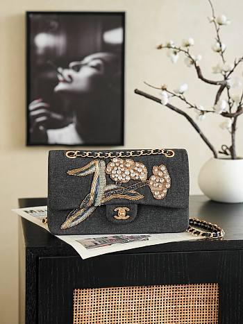 Colestore Chanel 2026 Métiers d’art   Classic 11.12 Handbag   Embroidered Denim, Glass Beads, Strass & Gold-Tone Metal Black, Gold & Green  15.5 x 25.5 x 6.5cm
