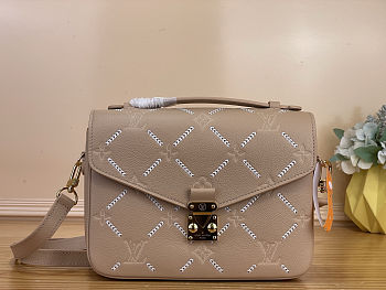 Colestore Louis Vuitton Pochette Métis MM Hazelnut Couture 25 x 19 x 7 cm