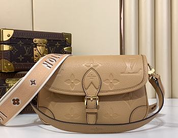 Colestore Louis Vuitton Diane Monogram Empreinte Leather Camel Beige 24 x 15 x 9 cm