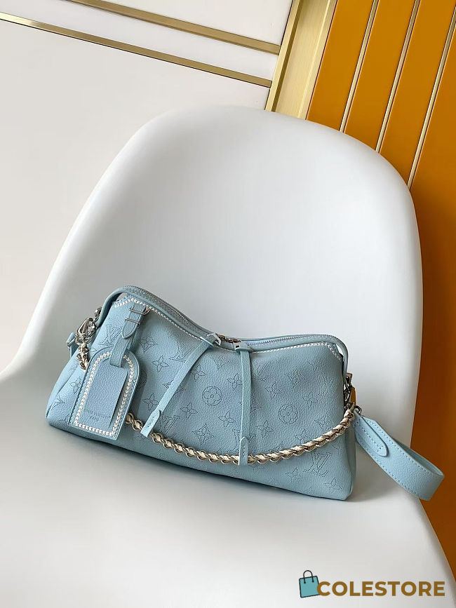 Colestore Louis Vuitton Mahina Couture Hand It All PM Bleu Olympe 29 x 18 x 13 cm - 1