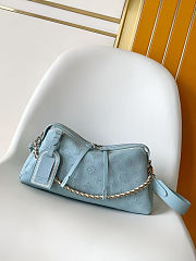 Colestore Louis Vuitton Mahina Couture Hand It All PM Bleu Olympe 29 x 18 x 13 cm - 1