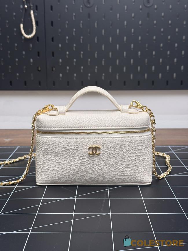 Colestore Chanel Large Vanity with chain Grained Calfskin & Gold-Tone Metal  White 15 x 23 x 5cm - 1