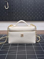 Colestore Chanel Large Vanity with chain Grained Calfskin & Gold-Tone Metal  White 15 x 23 x 5cm - 1