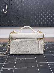 Colestore Chanel Large Vanity with chain Grained Calfskin & Gold-Tone Metal  White 15 x 23 x 5cm - 2