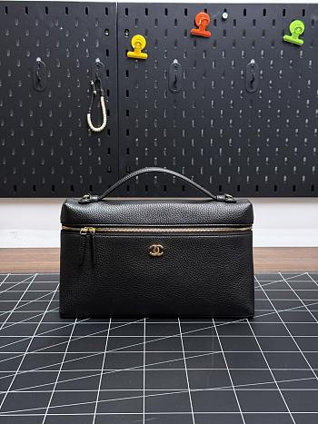 Colestore Chanel Large Vanity with chain Grained Calfskin & Gold-Tone Metal  Black 15 x 23 x 5cm