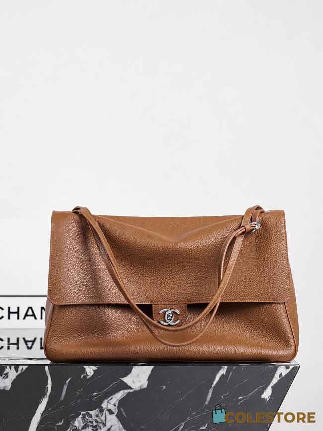Colestore Chanel Maxi Flapbag Grained Calfskin & Silver Metal Camel 26 x 38.5 x 11cm - 1