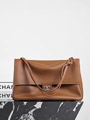 Colestore Chanel Maxi Flapbag Grained Calfskin & Silver Metal Camel 26 x 38.5 x 11cm - 1