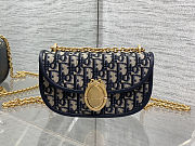Colestore Dior Small Dior Médaillon Flap Bag with Chain Blue Dior Oblique Jacquard  21 x 12 x 5.5 cm - 1