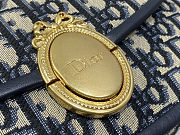 Colestore Dior Small Dior Médaillon Flap Bag with Chain Blue Dior Oblique Jacquard  21 x 12 x 5.5 cm - 2