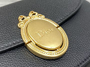 Colestore Dior Small Dior Médaillon Flap Bag Black Grained Calfskin  21 x 12 x 5.5 cm - 2