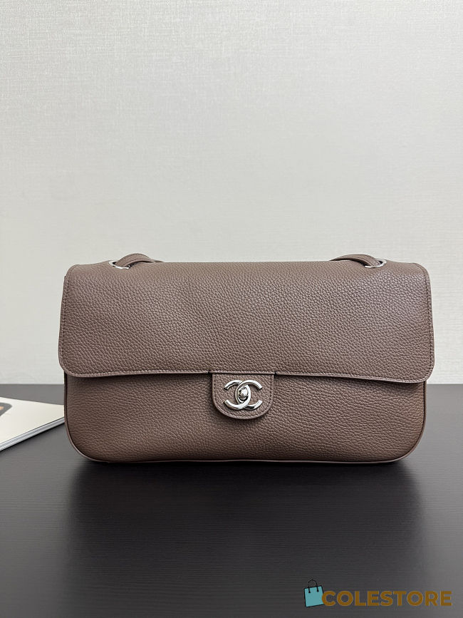 	 Colestore Chanel Maxi Flapbag Grained Calfskin & Silver Metal Light Brown 19.5 x 32 x 10cm - 1