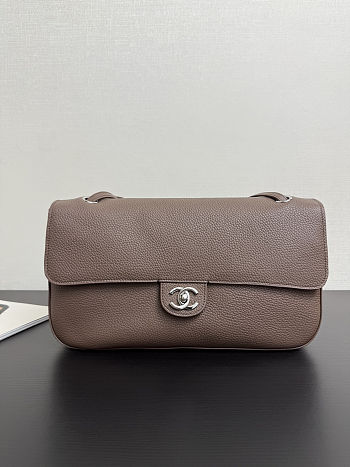 	 Colestore Chanel Maxi Flapbag Grained Calfskin & Silver Metal Light Brown 19.5 x 32 x 10cm