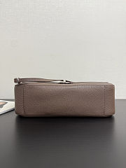 	 Colestore Chanel Maxi Flapbag Grained Calfskin & Silver Metal Light Brown 19.5 x 32 x 10cm - 6
