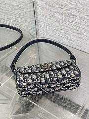 Colestore Dior 30 Montaigne D-Vine Pouch with Chain Blue Dior Oblique Jacquard  22 x 12 x 5 cm - 5