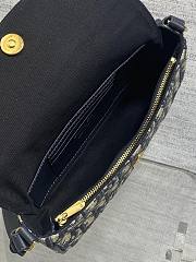 Colestore Dior 30 Montaigne D-Vine Pouch with Chain Blue Dior Oblique Jacquard  22 x 12 x 5 cm - 2