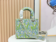 Colestore Dior Medium Lady D'Late Multicolor Lily of the Valley Embroidery with Dior Médaillon 24 × 20 × 11 cm  - 2