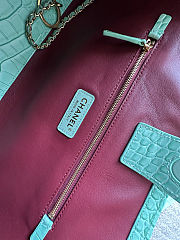 Colestore Chanel Small Shopping Bag   Crocodile Embossed Calfskin & Gold-Tone Metal  Green  20 x 39 x 13cm - 4