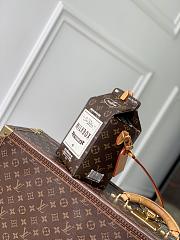 Colestore  Louis Vuitton Milk Bag Monogram 12 x 22 x 10 cm - 3