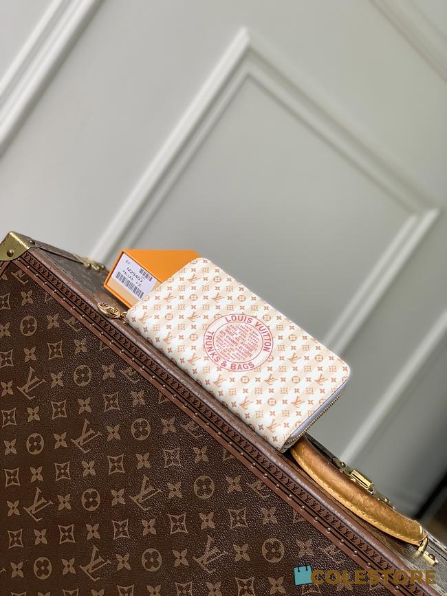 Colestore Louis Vuitton LV Stamp Zippy Wallet Banana 19.5 x 10.5 x 2.5 cm - 1