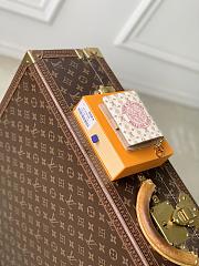 Colestore Louis Vuitton LV Stamp Charms Pocket Wallet Banana 9 x 10 x 2.5 cm - 3