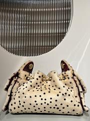 Colestore Chanel 25 Mini Handbag   Lambskin & Gold-Tone Metal  Light Beige & Black  20 x 22 x 12.5cm - 4
