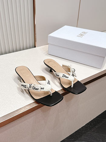 Colestore Dior J'Adior Heeled Thong Sandal White Embroidered Cotton and Black Lambskin 