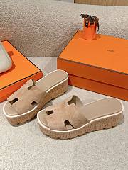 Colestore Hermes Eze 30 sandal in suede goatskin Beige - 2