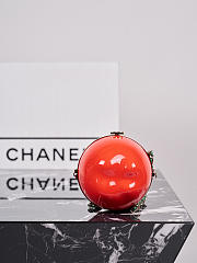 Colestore Chanel Métiers d’art 2026   Apple Minaudiere   Laquered Metal, Enamel & Gold-Tone Metal  Red, Green & Golden 16 x 10 x 10cm - 6
