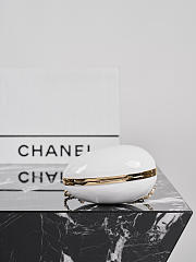 Colestore Chanel Spring Summer 2026   Small Egg Minaudiere   Resin & Gold-Tone Metal  Pearly White  29 x 15 x 9cm - 5
