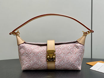 Colestore Louis Vuitton Pochette Mia Monogram Emblème Rose Ruban 22 x 14.5 x 8cm