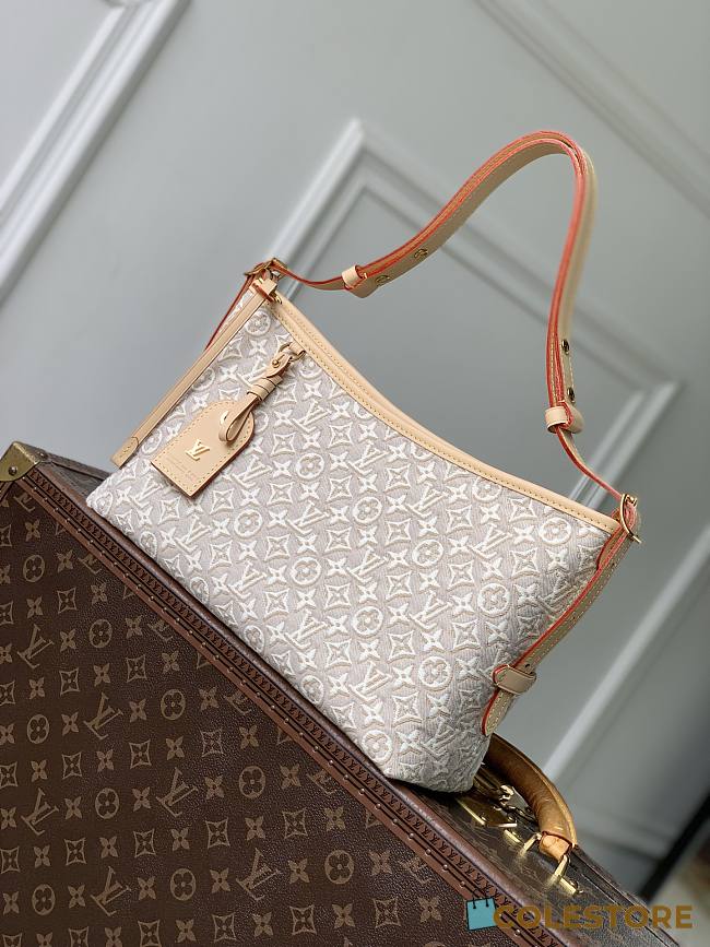 Colestore Louis Vuitton Carryall East-West Monogram Emblème Peuplier Jacquard textile 36 x 19 x 10 cm - 1
